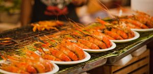 Plat traditionnel fait maison servi dans un restaurant du centre-ville de Caen face au château.