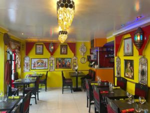 Façade d'un restaurant typique au quartier du Vaugueux à Caen, idéal pour un bon restaurant à Caen.